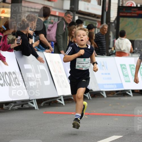 21.09.2025 - PSD Bank Halbmarathon Strokosch-Dieckow http://msf.ph/oto/8941949 21.09.2025 10:28:36 Ziel 123, 126, 150, 197, 198, 204, 205, 317, 321, 357, 361, 371, 374, 388, 389, 408, 426, 437 meine-sportfotos.de