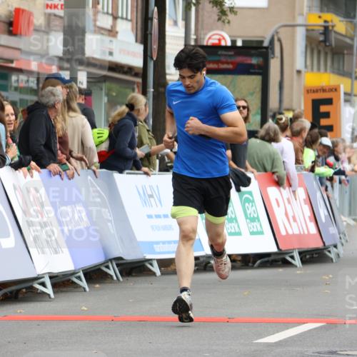 21.09.2025 - PSD Bank Halbmarathon Strokosch-Dieckow http://msf.ph/oto/8941970 21.09.2025 11:27:43 Ziel 1230, 1895, 1949 meine-sportfotos.de