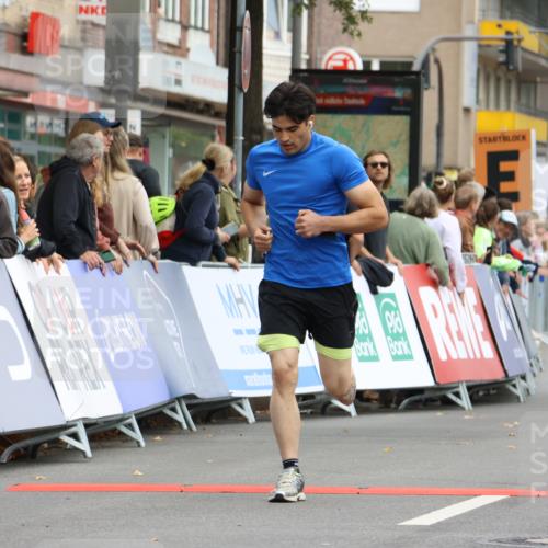 21.09.2025 - PSD Bank Halbmarathon Strokosch-Dieckow http://msf.ph/oto/8941972 21.09.2025 11:27:43 Ziel 1230, 1895, 1949 meine-sportfotos.de