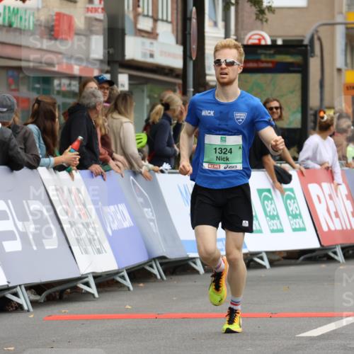 21.09.2025 - PSD Bank Halbmarathon Strokosch-Dieckow http://msf.ph/oto/8942033 21.09.2025 11:28:13 Ziel 1324, 1867, 1872 meine-sportfotos.de