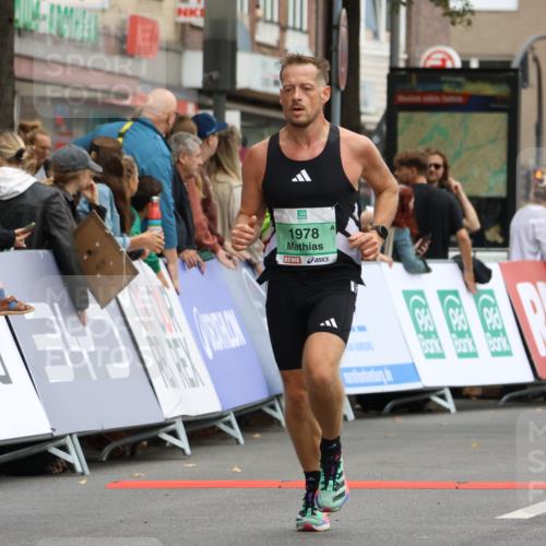 21.09.2025 - PSD Bank Halbmarathon Strokosch-Dieckow http://msf.ph/oto/8942065 21.09.2025 11:28:39 Ziel 1456, 1875, 1909, 1937, 1978, 4029 meine-sportfotos.de