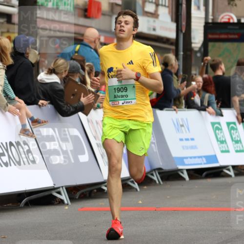 21.09.2025 - PSD Bank Halbmarathon Strokosch-Dieckow http://msf.ph/oto/8942082 21.09.2025 11:28:45 Ziel 1456, 1889, 1909, 1978, 2092, 4029 meine-sportfotos.de