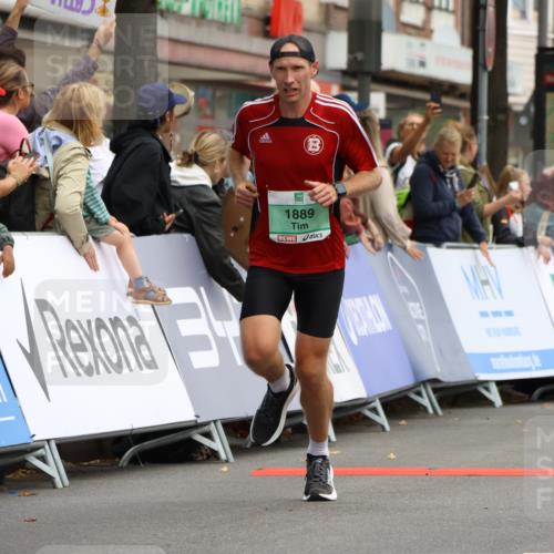 21.09.2025 - PSD Bank Halbmarathon Strokosch-Dieckow http://msf.ph/oto/8942096 21.09.2025 11:28:50 Ziel 1427, 1456, 1889, 1907, 1909, 2092, 4029 meine-sportfotos.de