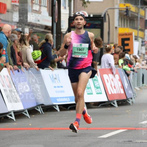 21.09.2025 - PSD Bank Halbmarathon Strokosch-Dieckow http://msf.ph/oto/8942109 21.09.2025 11:28:53 Ziel 1427, 1456, 1889, 1907, 1909, 1920, 2092 meine-sportfotos.de