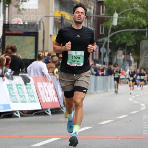 21.09.2025 - PSD Bank Halbmarathon Strokosch-Dieckow http://msf.ph/oto/8942127 21.09.2025 11:29:00 Ziel 1427, 1482, 1889, 1907, 1920 meine-sportfotos.de