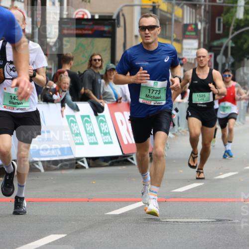 21.09.2025 - PSD Bank Halbmarathon Strokosch-Dieckow http://msf.ph/oto/8942181 21.09.2025 11:29:24 Ziel 1408, 1437, 1472, 1525, 1773, 1854, 2955, 3898 meine-sportfotos.de