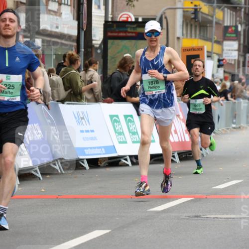 21.09.2025 - PSD Bank Halbmarathon Strokosch-Dieckow http://msf.ph/oto/8942280 21.09.2025 11:30:13 Ziel 1225, 1878, 1969 meine-sportfotos.de