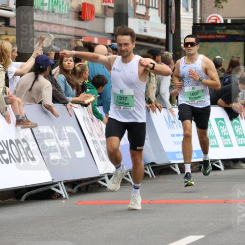 21.09.2025 - PSD Bank Halbmarathon Strokosch-Dieckow http://msf.ph/oto/8942477 21.09.2025 11:31:35 Ziel 1317, 1607, 2061, 2076, 2243 meine-sportfotos.de