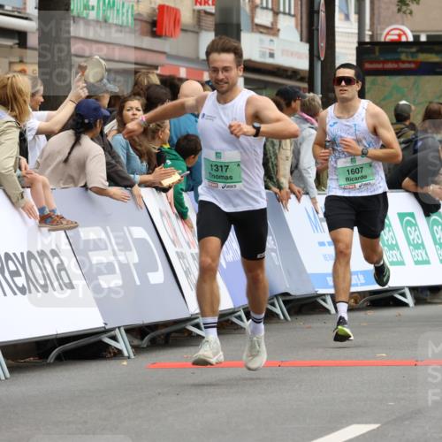 21.09.2025 - PSD Bank Halbmarathon Strokosch-Dieckow http://msf.ph/oto/8942479 21.09.2025 11:31:35 Ziel 1317, 1607, 2061, 2076, 2243 meine-sportfotos.de
