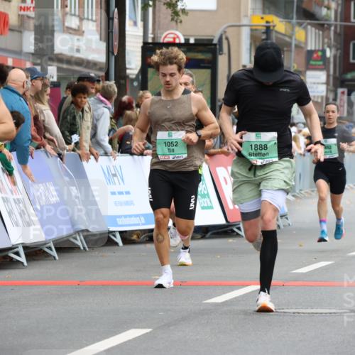 21.09.2025 - PSD Bank Halbmarathon Strokosch-Dieckow http://msf.ph/oto/8942538 21.09.2025 11:31:49 Ziel 1052, 1167, 1174, 1326, 1852, 1888, 1890, 1972, 1991, 2025, 2044 meine-sportfotos.de