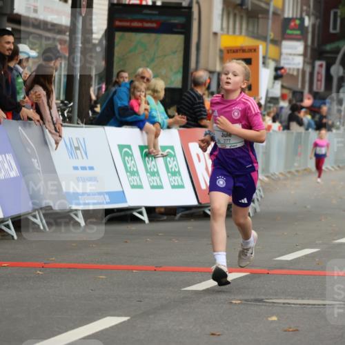 21.09.2025 - PSD Bank Halbmarathon Strokosch-Dieckow http://msf.ph/oto/8942542 21.09.2025 10:31:08 Ziel 177, 277, 323, 340, 413 meine-sportfotos.de