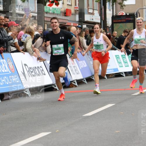 21.09.2025 - PSD Bank Halbmarathon Strokosch-Dieckow http://msf.ph/oto/8942594 21.09.2025 11:32:28 Ziel 1251, 1876, 1900, 2028, 3929 meine-sportfotos.de