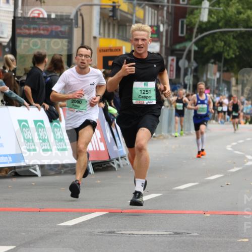 21.09.2025 - PSD Bank Halbmarathon Strokosch-Dieckow http://msf.ph/oto/8942604 21.09.2025 11:32:34 Ziel 1251, 1876, 1900, 2090, 3929 meine-sportfotos.de
