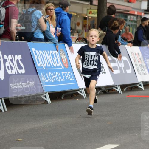 21.09.2025 - PSD Bank Halbmarathon Strokosch-Dieckow http://msf.ph/oto/8942617 21.09.2025 10:31:36 Ziel 122, 224, 287, 352, 404, 414, 454, 463 meine-sportfotos.de
