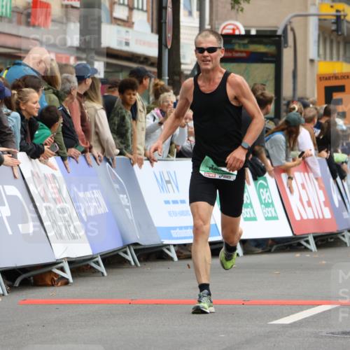 21.09.2025 - PSD Bank Halbmarathon Strokosch-Dieckow http://msf.ph/oto/8942636 21.09.2025 11:32:58 Ziel 1180, 1805, 1822, 1869 meine-sportfotos.de