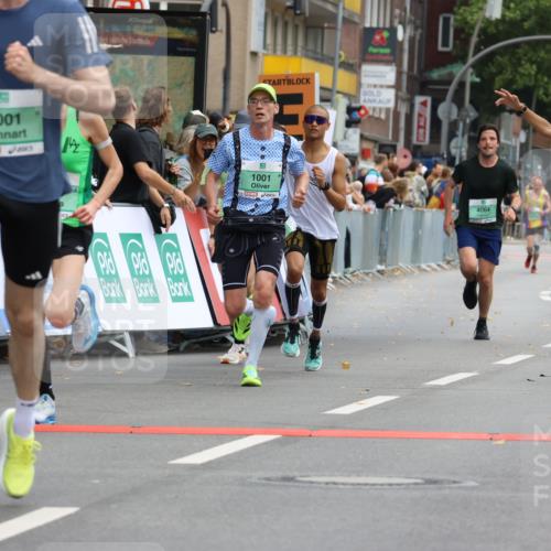 21.09.2025 - PSD Bank Halbmarathon Strokosch-Dieckow http://msf.ph/oto/8942707 21.09.2025 11:33:15 Ziel 1001, 1344, 1438, 1533, 1883, 1891, 1897, 1933, 1935, 1961, 2001, 2126, 4000, 4064 meine-sportfotos.de