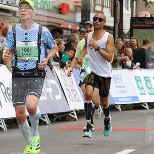 21.09.2025 - PSD Bank Halbmarathon Strokosch-Dieckow http://msf.ph/oto/8942730 21.09.2025 11:33:19 Ziel 1001, 1438, 1533, 1933, 2001, 2126, 4000, 4064 meine-sportfotos.de