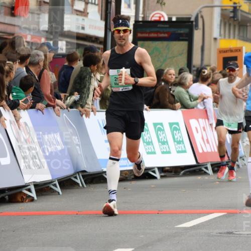 21.09.2025 - PSD Bank Halbmarathon Strokosch-Dieckow http://msf.ph/oto/8942815 21.09.2025 11:33:50 Ziel 1577, 1855, 1979, 2014, 2018, 2082, 3907 meine-sportfotos.de