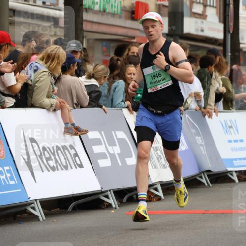 21.09.2025 - PSD Bank Halbmarathon Strokosch-Dieckow http://msf.ph/oto/8942838 21.09.2025 11:33:58 Ziel 1946, 1979, 2018, 2082, 3907 meine-sportfotos.de