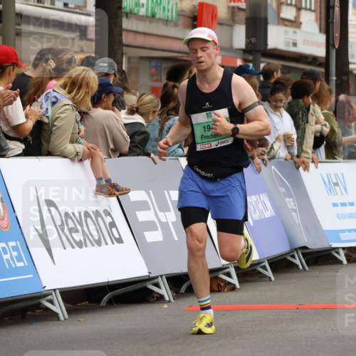 21.09.2025 - PSD Bank Halbmarathon Strokosch-Dieckow http://msf.ph/oto/8942842 21.09.2025 11:33:58 Ziel 1946, 1979, 2018, 2082, 3907 meine-sportfotos.de