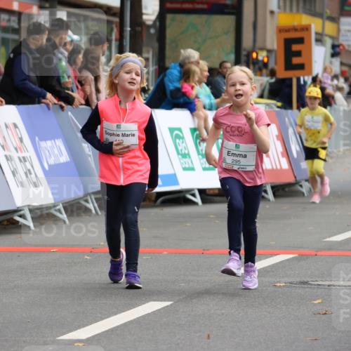 21.09.2025 - PSD Bank Halbmarathon Strokosch-Dieckow http://msf.ph/oto/8942863 21.09.2025 10:33:02 Ziel 156, 295, 386, 410 meine-sportfotos.de