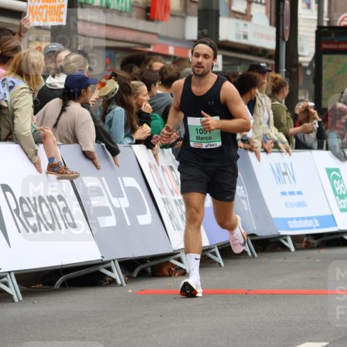 21.09.2025 - PSD Bank Halbmarathon Strokosch-Dieckow http://msf.ph/oto/8942899 21.09.2025 11:34:41 Ziel 1051, 1870, 1898 meine-sportfotos.de
