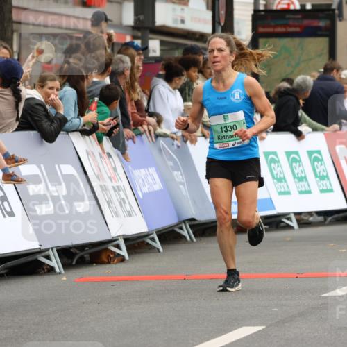 21.09.2025 - PSD Bank Halbmarathon Strokosch-Dieckow http://msf.ph/oto/8943002 21.09.2025 11:35:38 Ziel 1330, 1705, 1973, 1976, 2000, 2050 meine-sportfotos.de