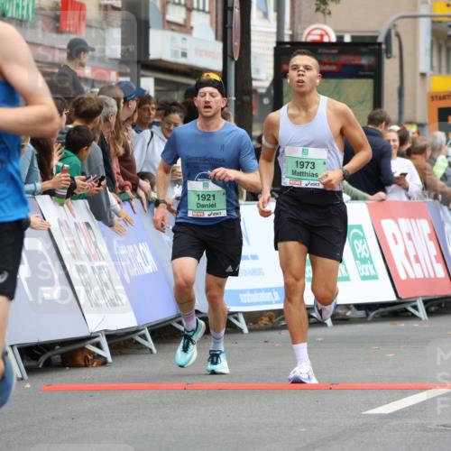 21.09.2025 - PSD Bank Halbmarathon Strokosch-Dieckow http://msf.ph/oto/8943020 21.09.2025 11:35:44 Ziel 1330, 1921, 1922, 1973, 1976, 2110 meine-sportfotos.de