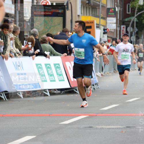 21.09.2025 - PSD Bank Halbmarathon Strokosch-Dieckow http://msf.ph/oto/8943060 21.09.2025 11:35:52 Ziel 1426, 1921, 1922, 1971, 1973, 1976, 2051, 2110 meine-sportfotos.de