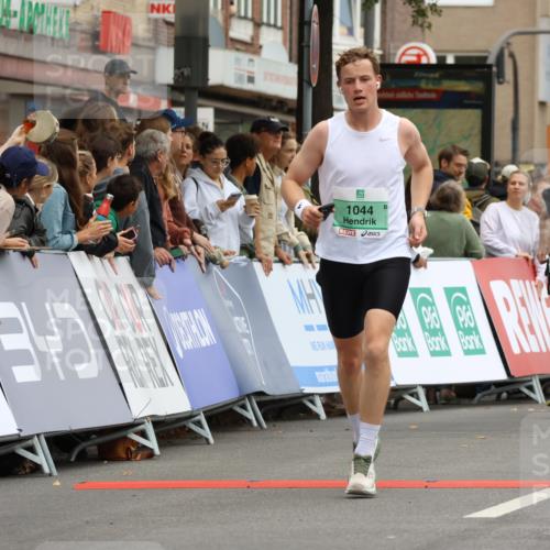21.09.2025 - PSD Bank Halbmarathon Strokosch-Dieckow http://msf.ph/oto/8943090 21.09.2025 11:36:04 Ziel 1044, 1060, 1952, 1971, 2023, 2033, 2051 meine-sportfotos.de
