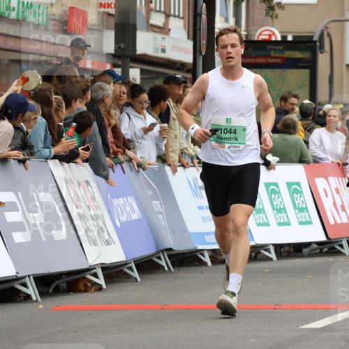 21.09.2025 - PSD Bank Halbmarathon Strokosch-Dieckow http://msf.ph/oto/8943092 21.09.2025 11:36:04 Ziel 1044, 1060, 1952, 1971, 2023, 2033, 2051 meine-sportfotos.de