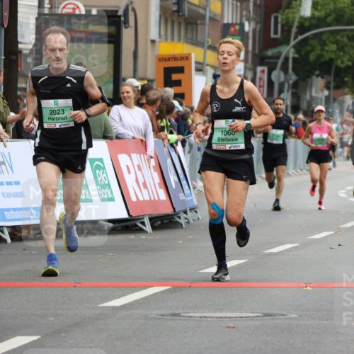 21.09.2025 - PSD Bank Halbmarathon Strokosch-Dieckow http://msf.ph/oto/8943099 21.09.2025 11:36:07 Ziel 1044, 1060, 1952, 1977, 2023, 2033, 2051 meine-sportfotos.de