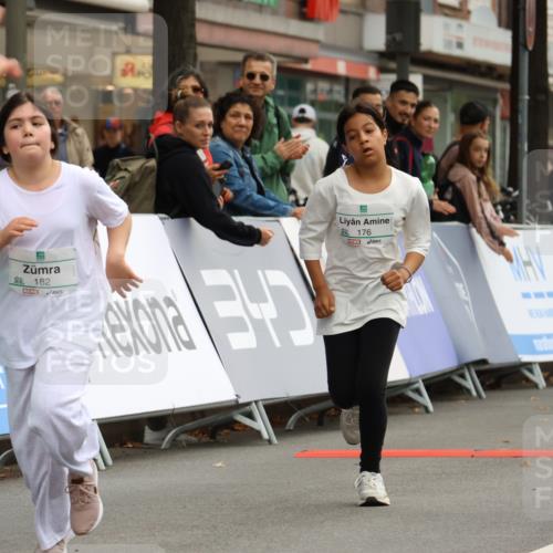 21.09.2025 - PSD Bank Halbmarathon Strokosch-Dieckow http://msf.ph/oto/8943119 21.09.2025 10:36:04 Ziel 176, 182, 184, 187 meine-sportfotos.de