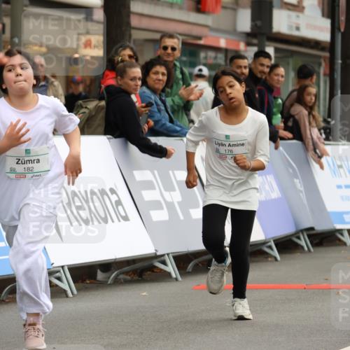 21.09.2025 - PSD Bank Halbmarathon Strokosch-Dieckow http://msf.ph/oto/8943121 21.09.2025 10:36:04 Ziel 176, 182, 184, 187 meine-sportfotos.de