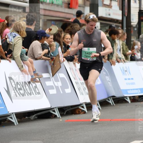 21.09.2025 - PSD Bank Halbmarathon Strokosch-Dieckow http://msf.ph/oto/8943198 21.09.2025 11:36:49 Ziel 1420, 1646, 2030, 2398 meine-sportfotos.de