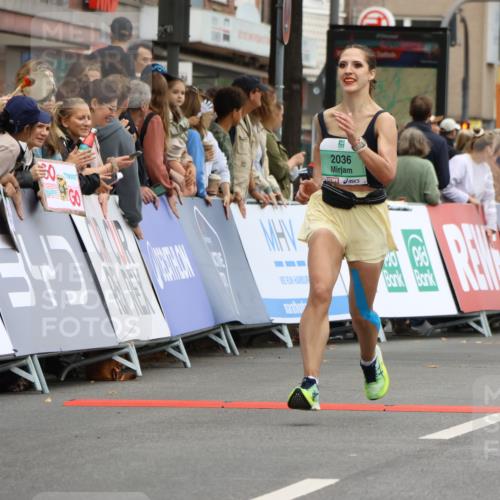 21.09.2025 - PSD Bank Halbmarathon Strokosch-Dieckow http://msf.ph/oto/8943227 21.09.2025 11:37:10 Ziel 1085, 1998, 2036 meine-sportfotos.de