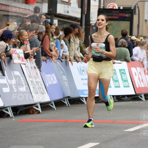 21.09.2025 - PSD Bank Halbmarathon Strokosch-Dieckow http://msf.ph/oto/8943230 21.09.2025 11:37:10 Ziel 1085, 1998, 2036 meine-sportfotos.de