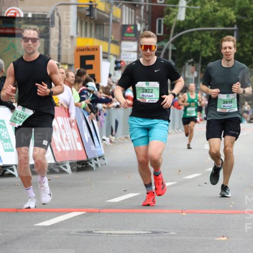 21.09.2025 - PSD Bank Halbmarathon Strokosch-Dieckow http://msf.ph/oto/8943311 21.09.2025 11:37:52 Ziel 1591, 1651, 1928, 3916, 3922 meine-sportfotos.de