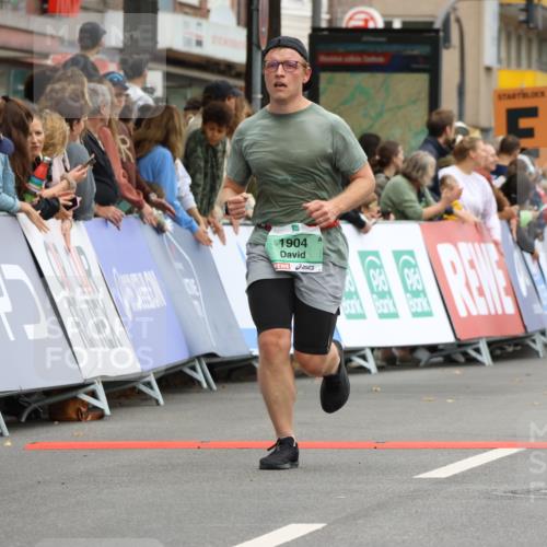 21.09.2025 - PSD Bank Halbmarathon Strokosch-Dieckow http://msf.ph/oto/8943339 21.09.2025 11:38:13 Ziel 1892, 1904, 2675 meine-sportfotos.de