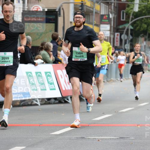21.09.2025 - PSD Bank Halbmarathon Strokosch-Dieckow http://msf.ph/oto/8943378 21.09.2025 11:38:27 Ziel 1951, 1984, 1985, 2037, 2073, 2077, 2099, 2200, 2675 meine-sportfotos.de