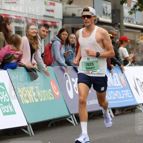 21.09.2025 - PSD Bank Halbmarathon Strokosch-Dieckow http://msf.ph/oto/8943385 21.09.2025 11:15:13 Ziel 1825 meine-sportfotos.de