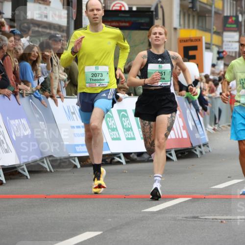 21.09.2025 - PSD Bank Halbmarathon Strokosch-Dieckow http://msf.ph/oto/8943401 21.09.2025 11:38:31 Ziel 1951, 1984, 1985, 2037, 2073, 2077, 2099, 2200 meine-sportfotos.de