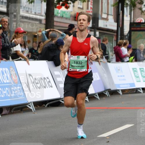 21.09.2025 - PSD Bank Halbmarathon Strokosch-Dieckow http://msf.ph/oto/8943426 21.09.2025 11:16:00 Ziel 1832 meine-sportfotos.de