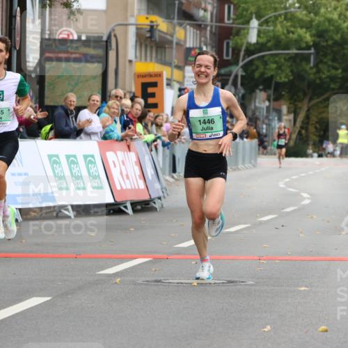 21.09.2025 - PSD Bank Halbmarathon Strokosch-Dieckow http://msf.ph/oto/8943428 21.09.2025 11:16:09 Ziel 1445, 1446 meine-sportfotos.de