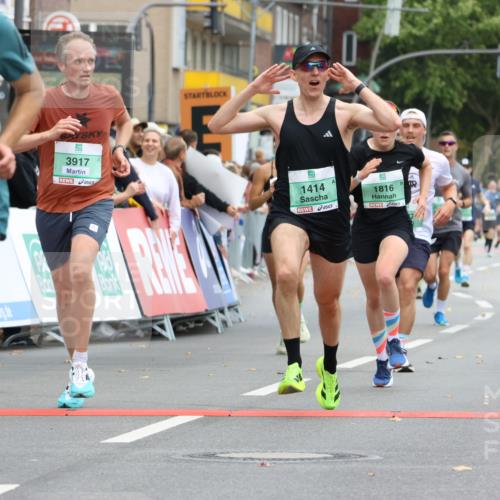 21.09.2025 - PSD Bank Halbmarathon Strokosch-Dieckow http://msf.ph/oto/8943434 21.09.2025 11:38:49 Ziel 1027, 1414, 1816, 1859, 2047, 2079, 2355, 3917 meine-sportfotos.de