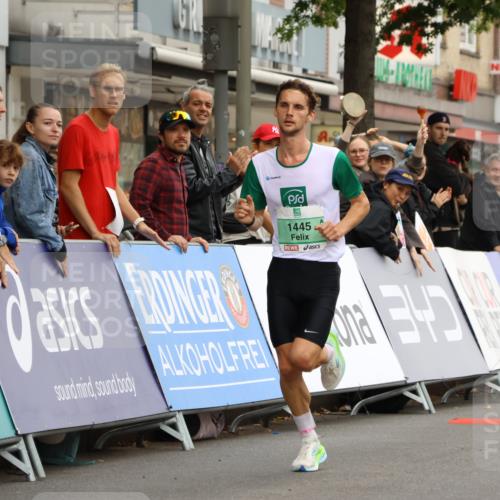 21.09.2025 - PSD Bank Halbmarathon Strokosch-Dieckow http://msf.ph/oto/8943438 21.09.2025 11:16:10 Ziel 1445, 1446 meine-sportfotos.de