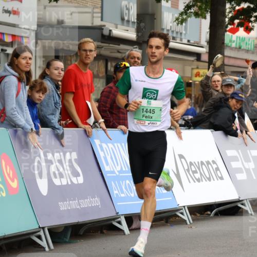 21.09.2025 - PSD Bank Halbmarathon Strokosch-Dieckow http://msf.ph/oto/8943446 21.09.2025 11:16:11 Ziel 1445, 1446 meine-sportfotos.de