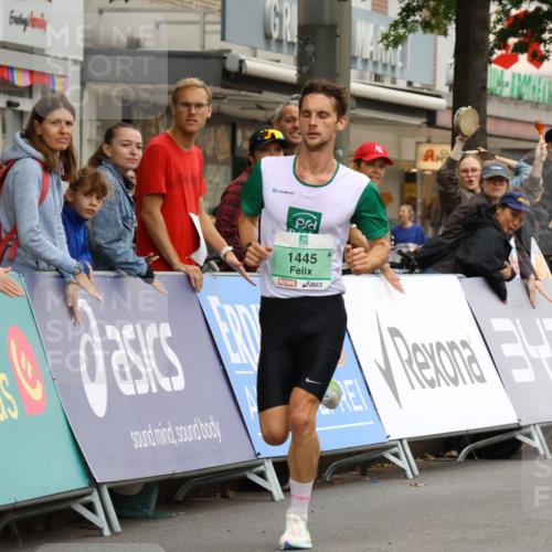 21.09.2025 - PSD Bank Halbmarathon Strokosch-Dieckow http://msf.ph/oto/8943448 21.09.2025 11:16:11 Ziel 1445, 1446 meine-sportfotos.de