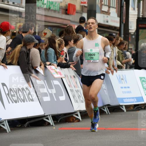 21.09.2025 - PSD Bank Halbmarathon Strokosch-Dieckow http://msf.ph/oto/8943581 21.09.2025 11:39:39 Ziel 1469, 1483, 1517, 1784, 1960, 1970, 2059, 2069, 2084, 2333, 2336, 2579, 2897, 3909 meine-sportfotos.de