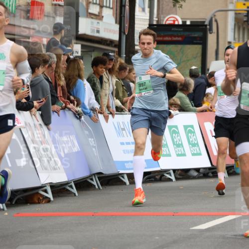 21.09.2025 - PSD Bank Halbmarathon Strokosch-Dieckow http://msf.ph/oto/8943587 21.09.2025 11:39:40 Ziel 1469, 1483, 1517, 1784, 1960, 1970, 2059, 2069, 2084, 2333, 2336, 2579, 2897, 3909 meine-sportfotos.de